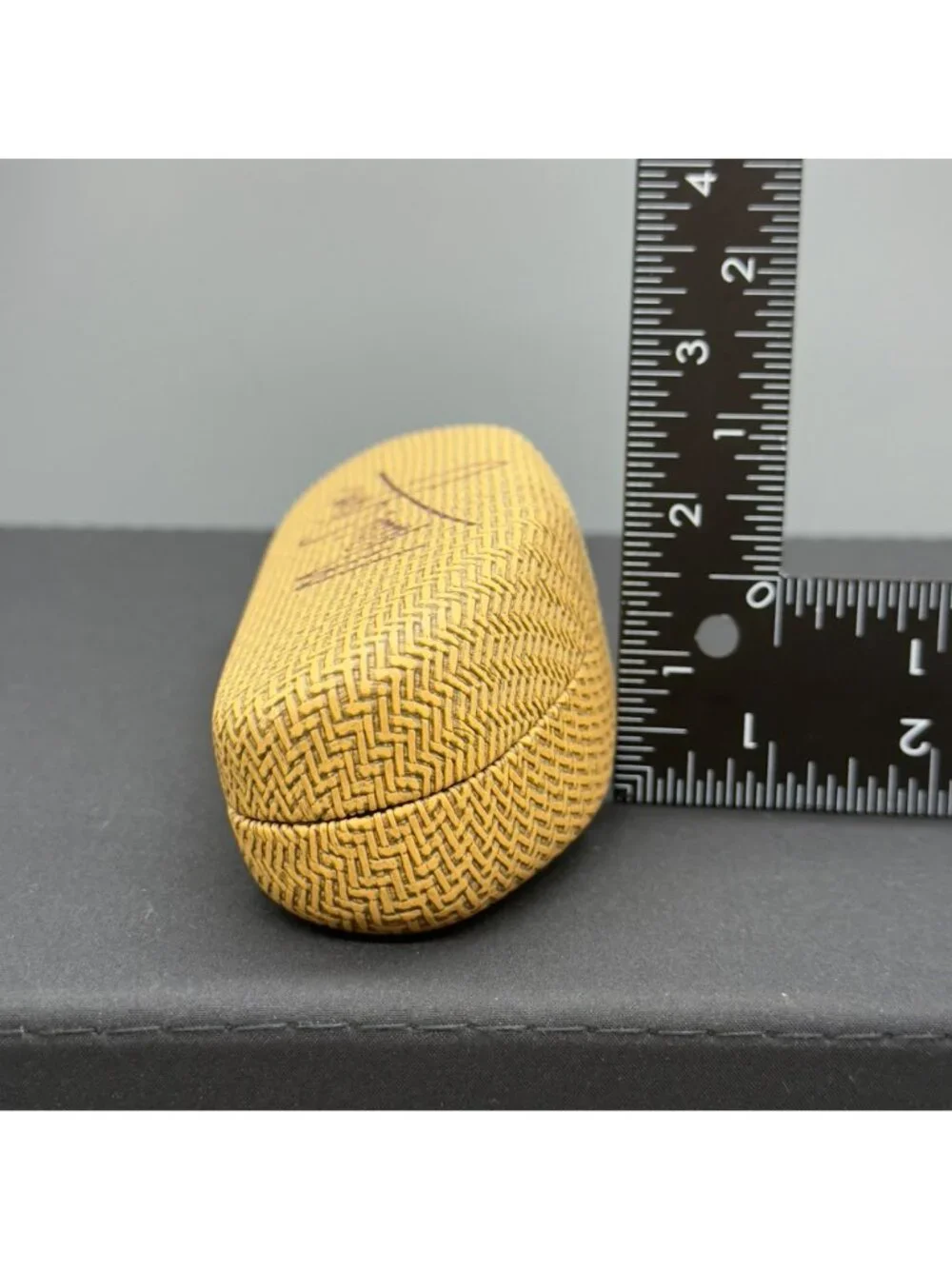 Maui Jim Sunglasses Small Clam Shell Hard Case Basket Weave with Cleaning Cloth